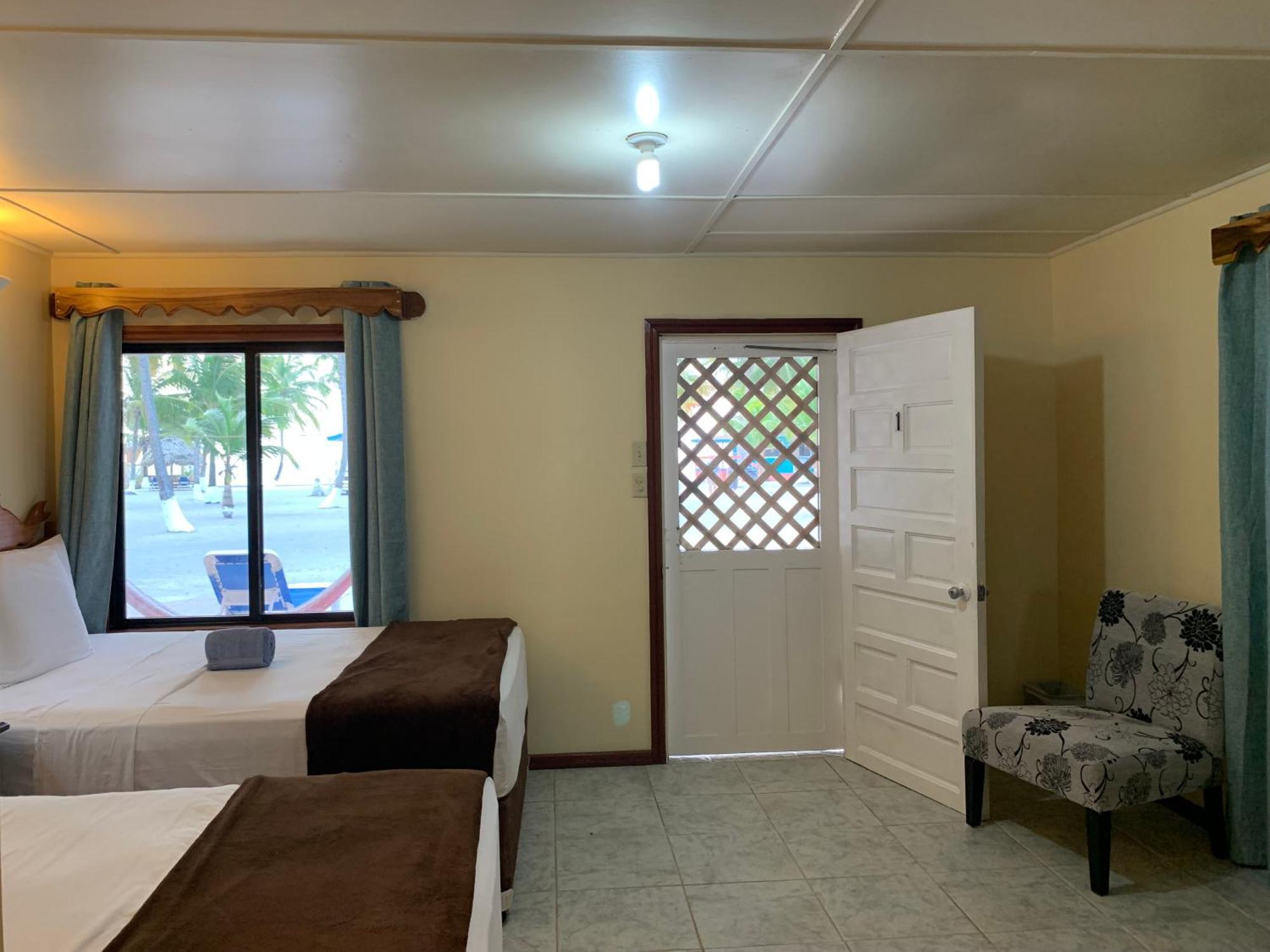 Blue Marlin Beach Resort Dangriga Zimmer foto